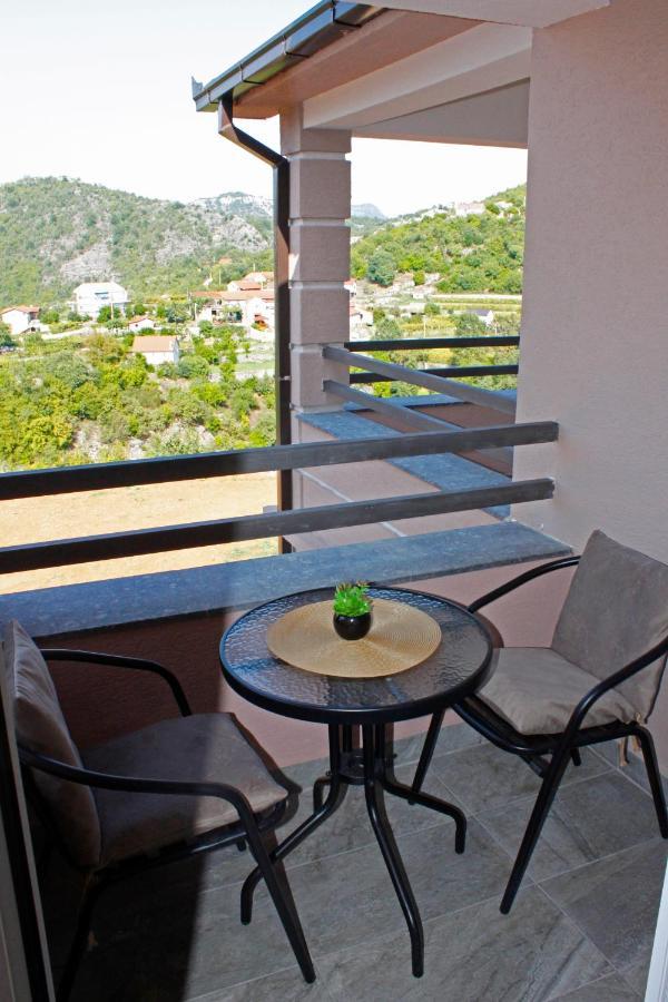 Sunny Side Apartments Rijeka Crnojevića Екстериор снимка