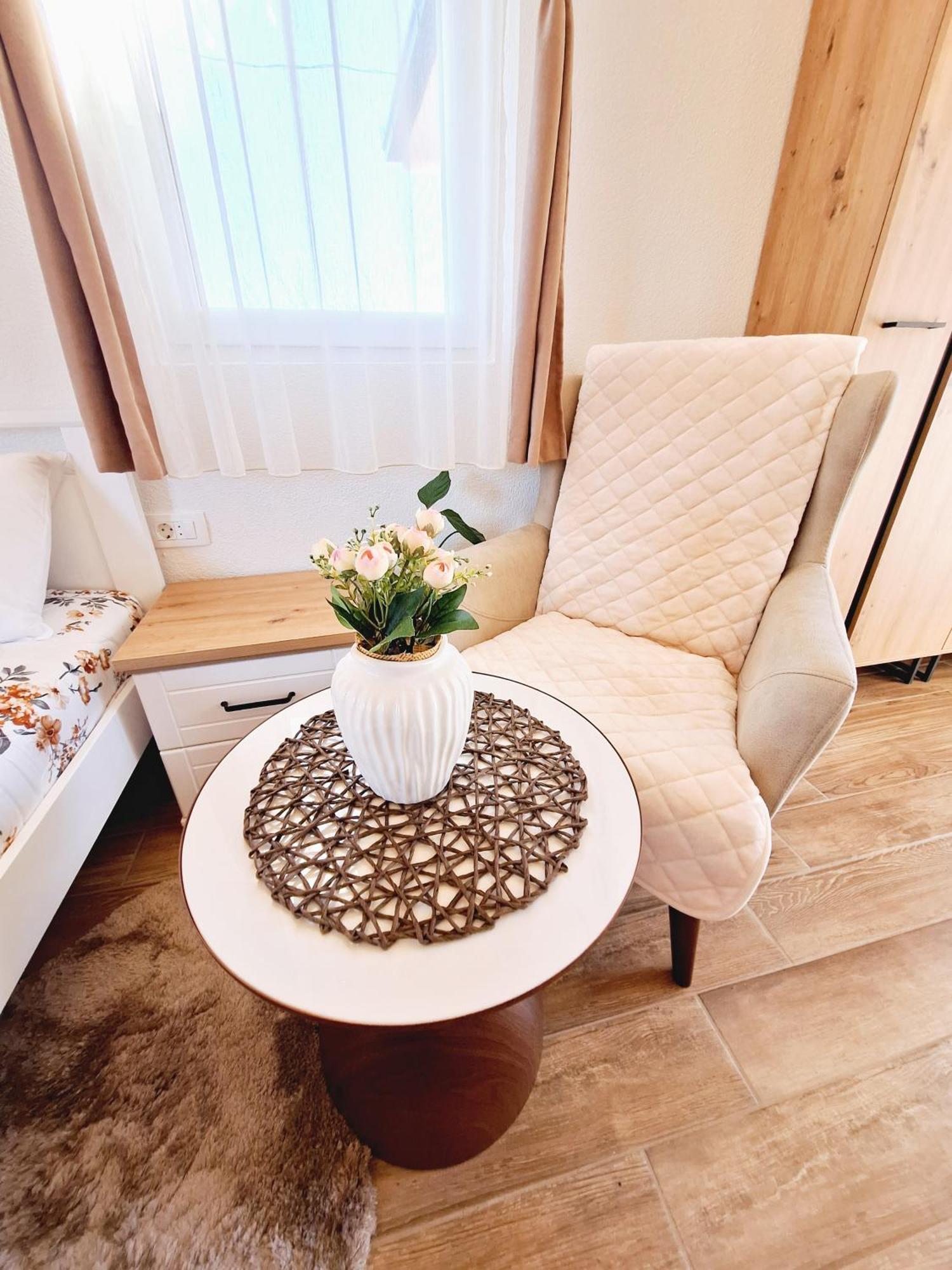 Sunny Side Apartments Rijeka Crnojevića Екстериор снимка