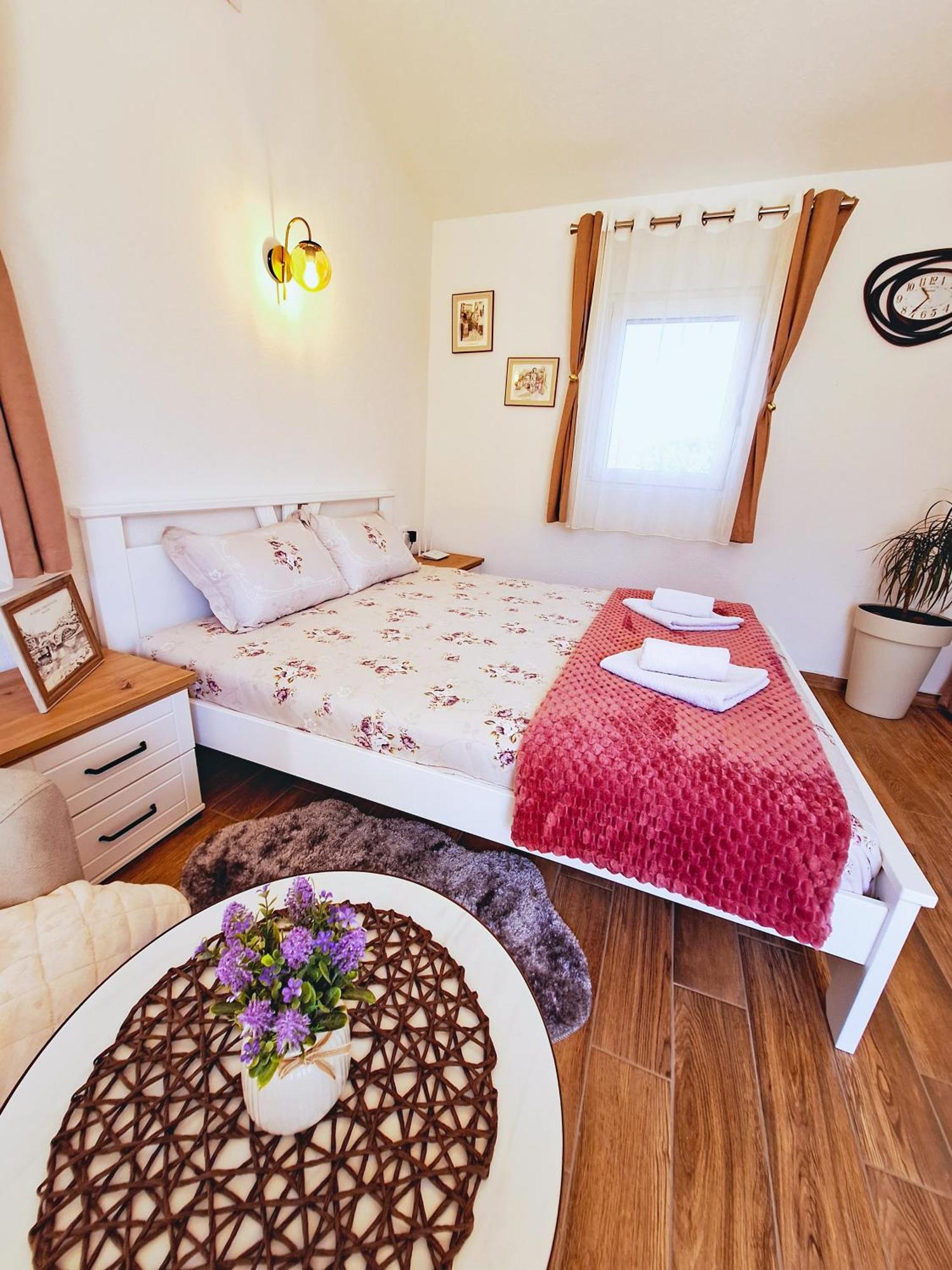 Sunny Side Apartments Rijeka Crnojevića Екстериор снимка