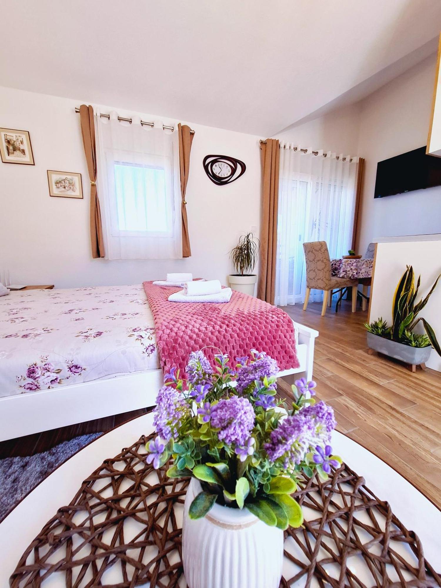 Sunny Side Apartments Rijeka Crnojevića Екстериор снимка