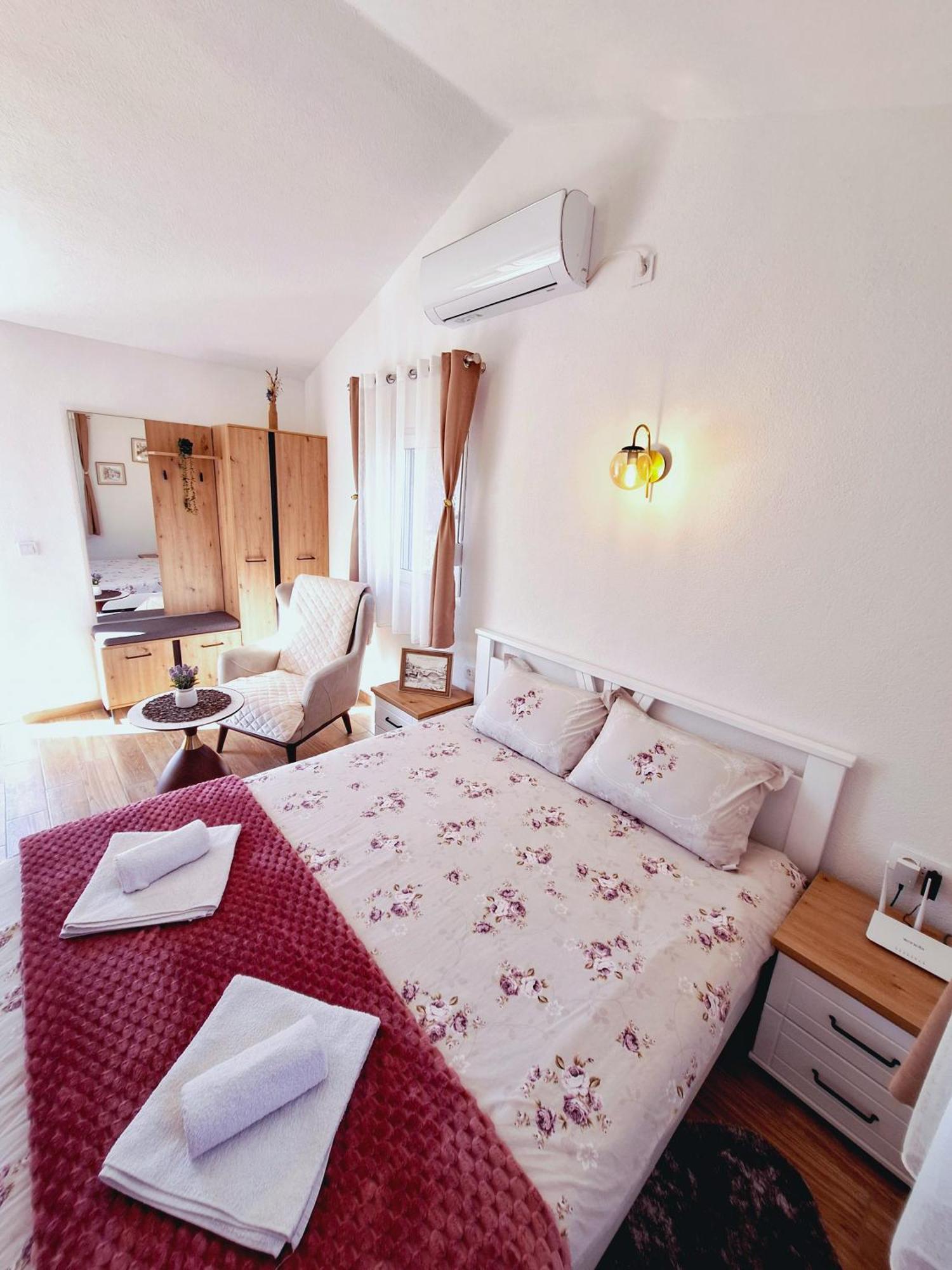 Sunny Side Apartments Rijeka Crnojevića Екстериор снимка