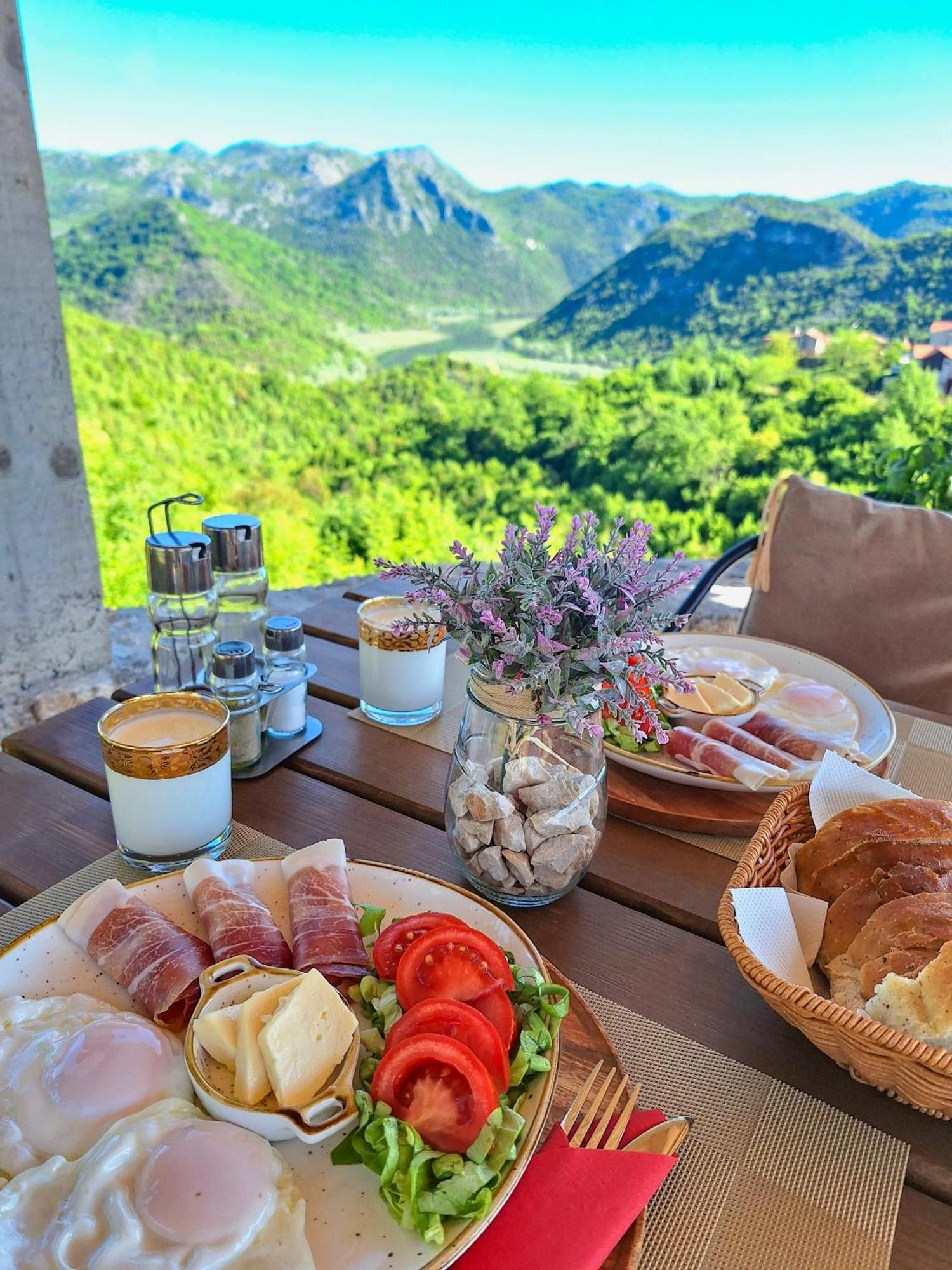 Sunny Side Apartments Rijeka Crnojevića Екстериор снимка
